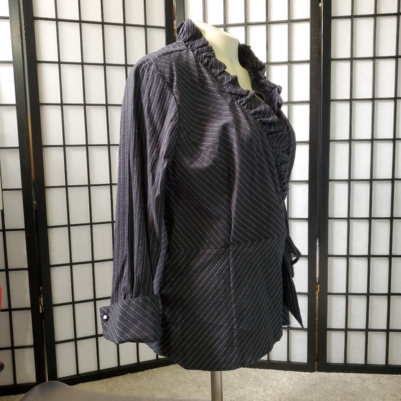 Classiques Entier Atelier Black and White V-Neck Wrap with Bow Closure Blouse - Picture 7 of 13